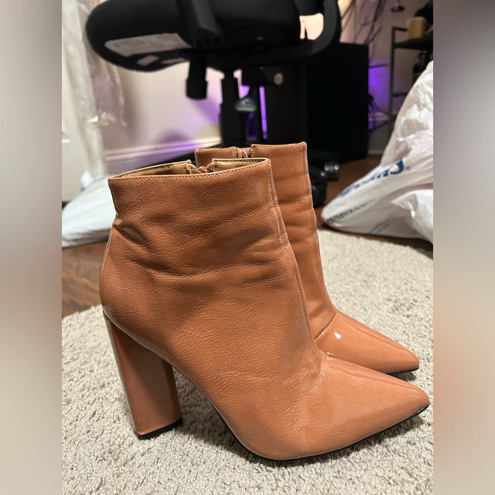Charlotte Russe Women’s boots Size 8